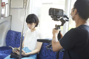 A scene on the train to go to the Gallery