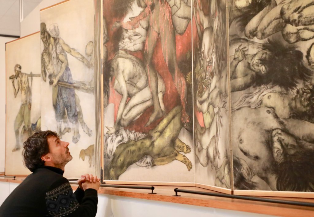 Create Virtual Tours to Share the Hiroshima Panels