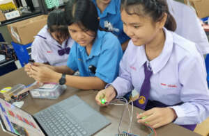 MakerHerSpace: Girls develop advanced STEM skills