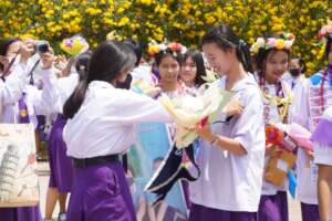 2023 Graduates , a joyful parade
