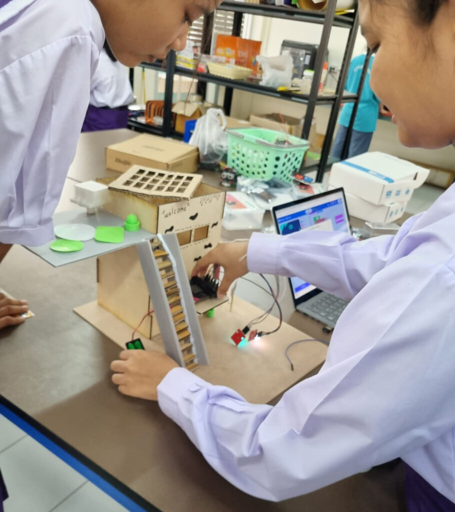 Using technology and coding to develop robots