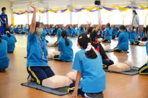 CPR Training: Learning to deal with an emergency