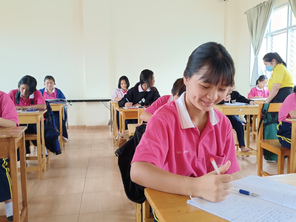 6th grade students in class at Dhammajarinee