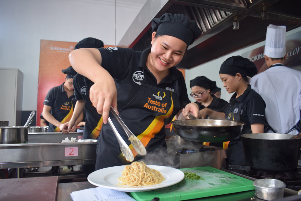 Provide 15 women in Vietnam with chef training