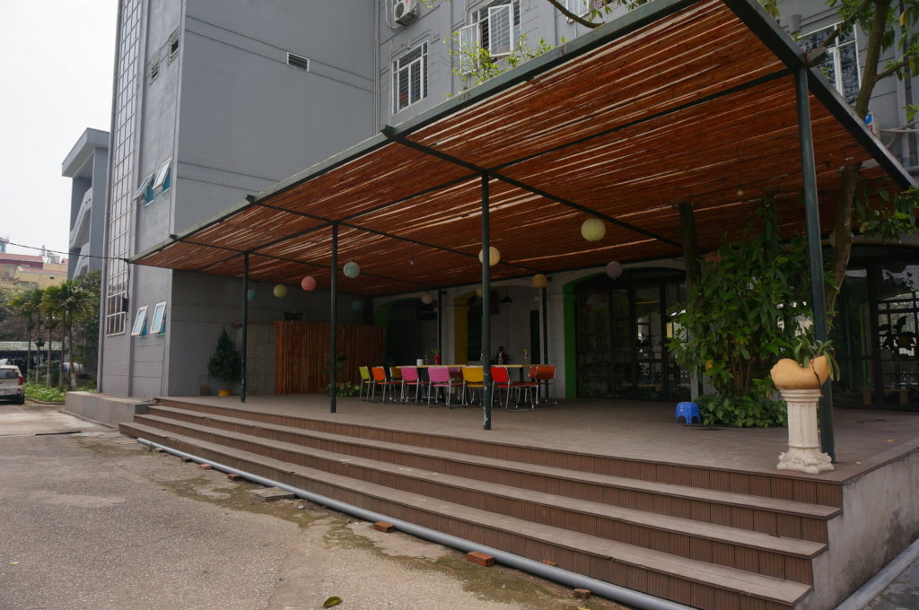 Provide 15 women in Vietnam with chef training