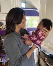 Che with a healthy baby after birth