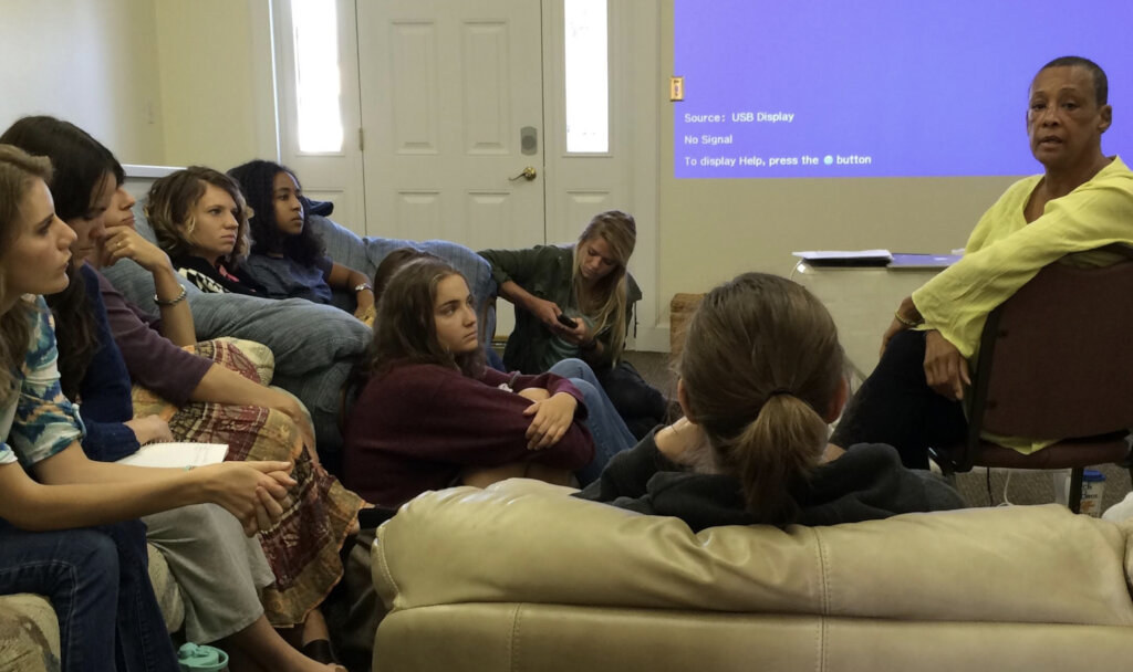 Sumayya attentive to Claudia teaching