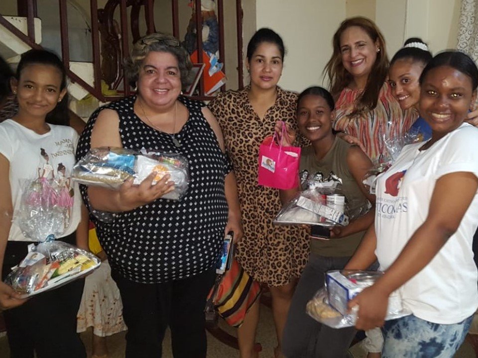 Help train hundreds of single mothers in DR