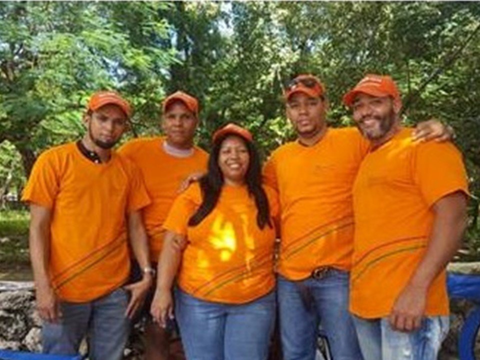 Help train hundreds of single mothers in DR
