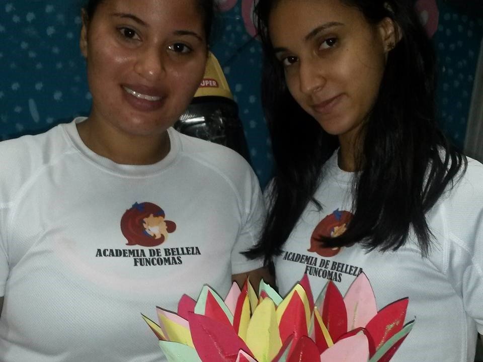 Help train hundreds of single mothers in DR