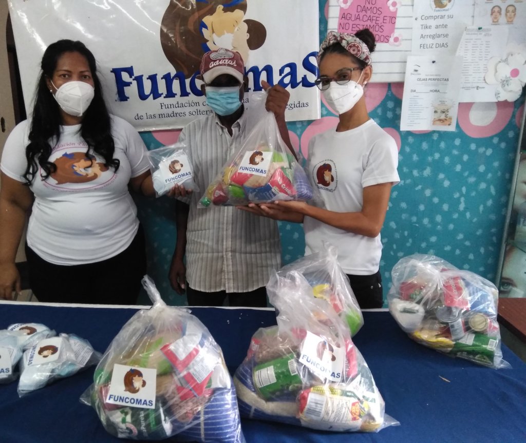 Help train hundreds of single mothers in DR