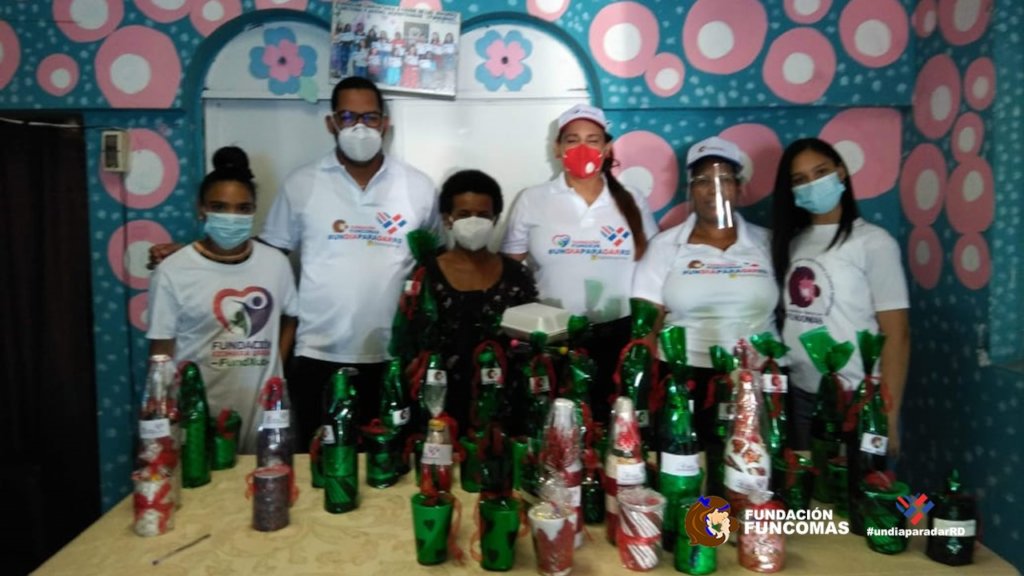 Help train hundreds of single mothers in DR