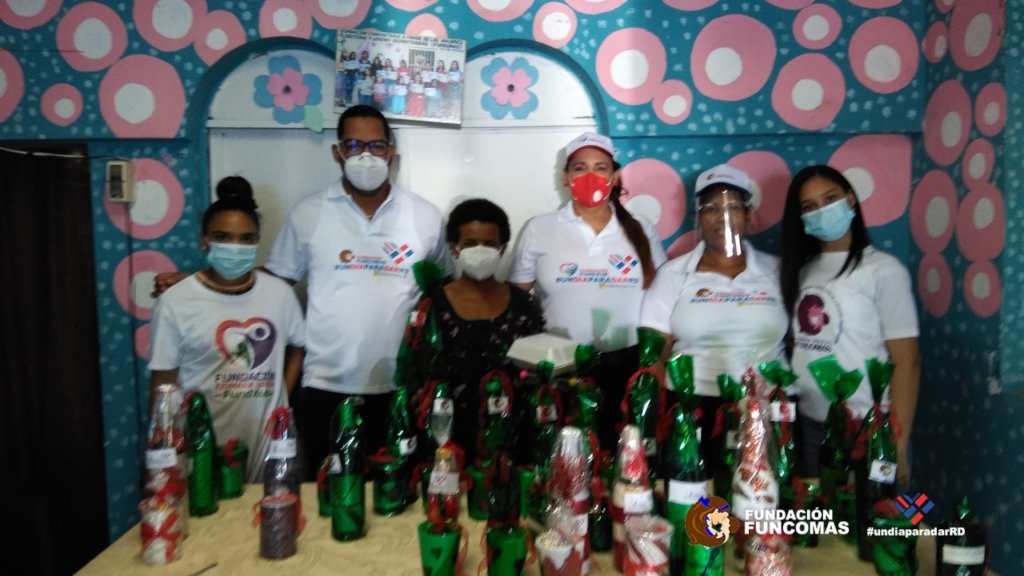 Help train hundreds of single mothers in DR