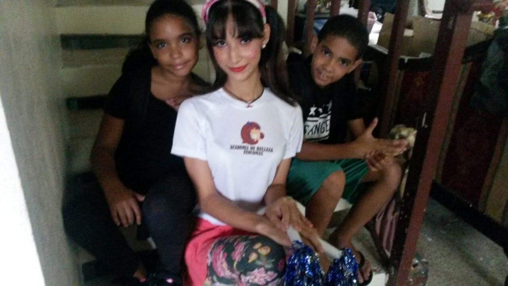 Help train hundreds of single mothers in DR