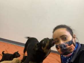 Kisses to thank her carer