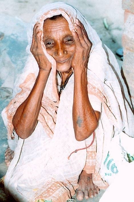 Help 200 distitute grand parents in Bihar,India