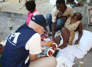 IMC Dr. treating earthquake survivors