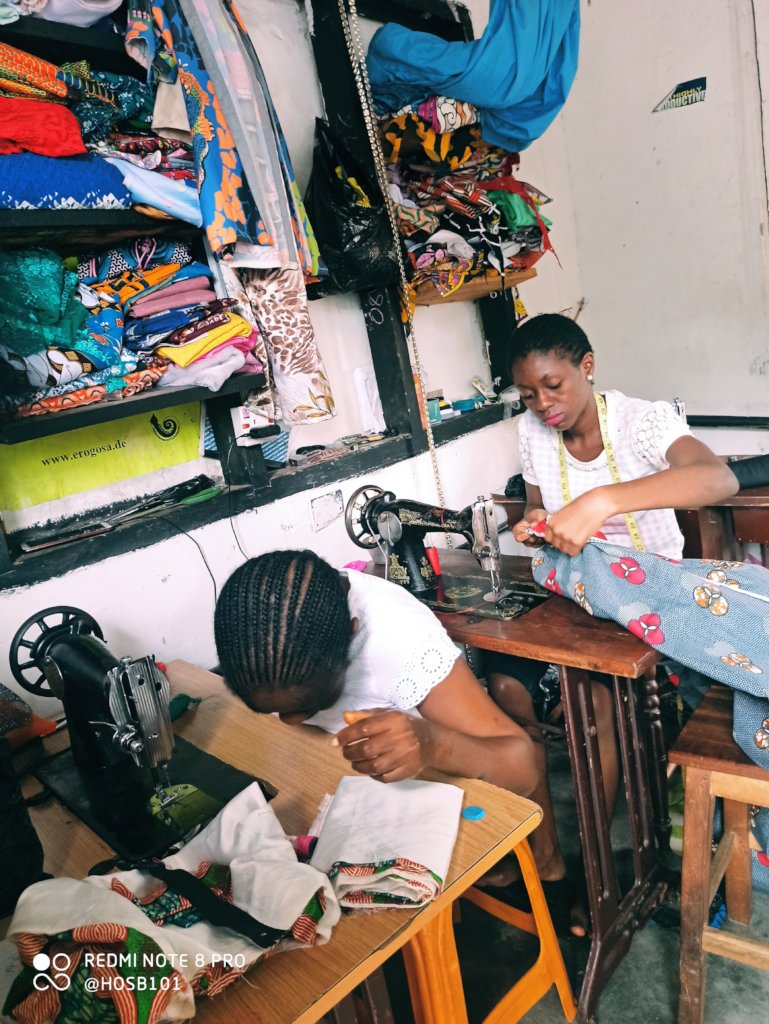 SUPPORT 30 YOUTH IN NIGERIA ACQUIRE BASIC SKILLS