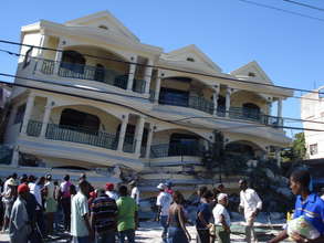 Destroyed building in Port-au-Prince