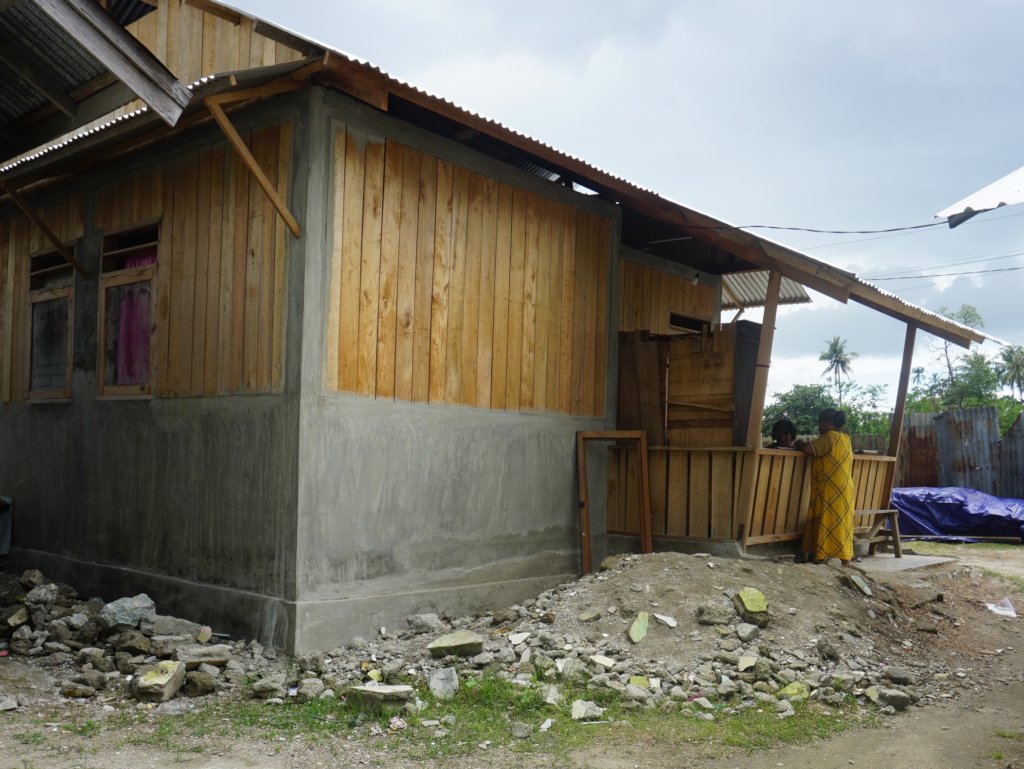 The side view of the house in Kawatuna
