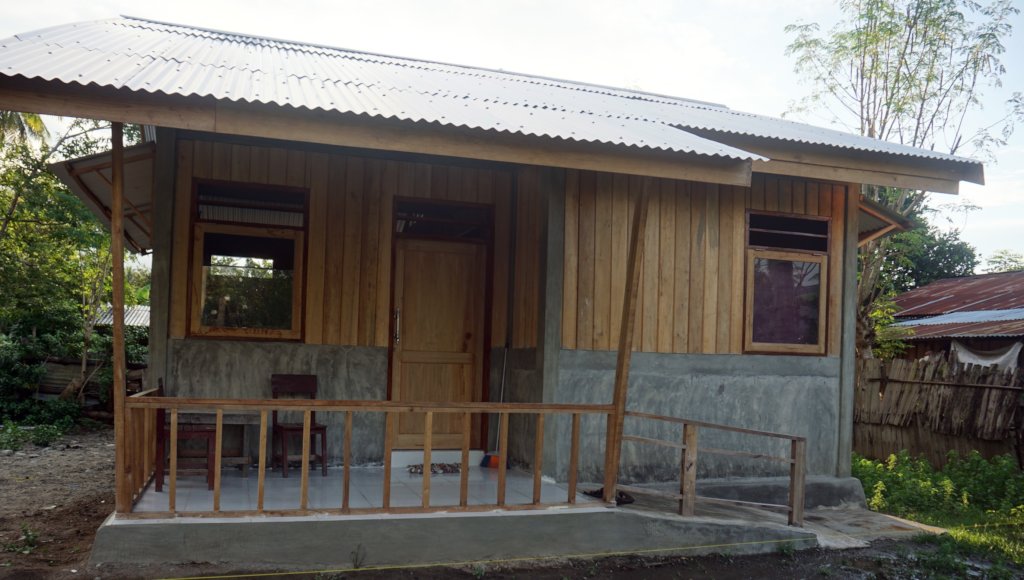 the house is equipped with handrail