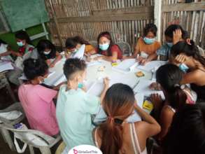 Children during distribution in Cebu City