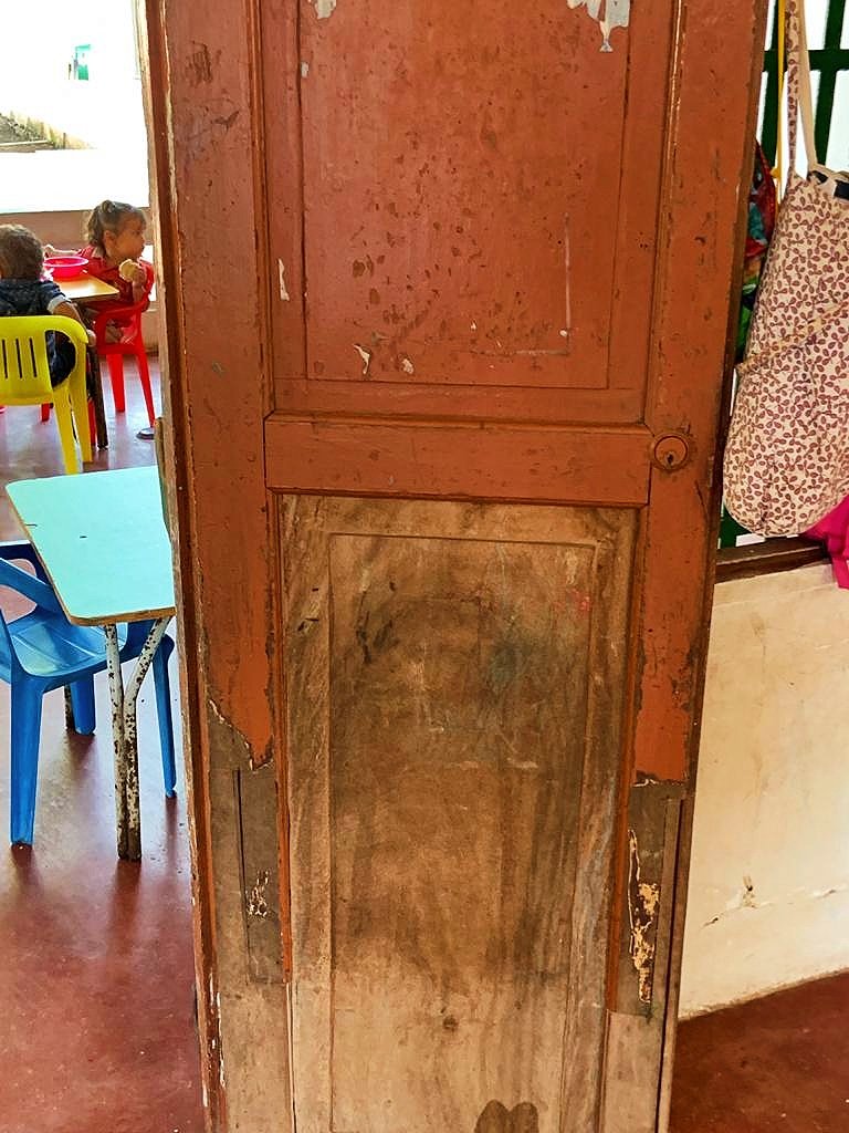 Help guarantee initial education of 950 children!