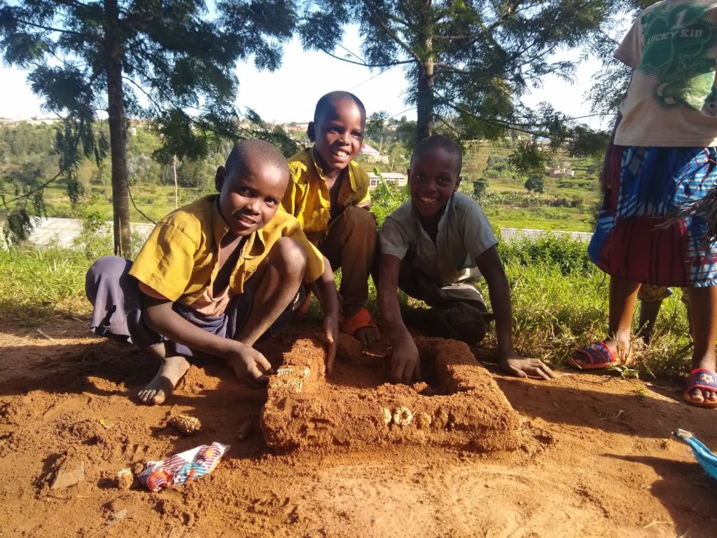 Build a playground for 500 children in Nyamagana!