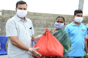 Seruds charity helping migrant workers by donating