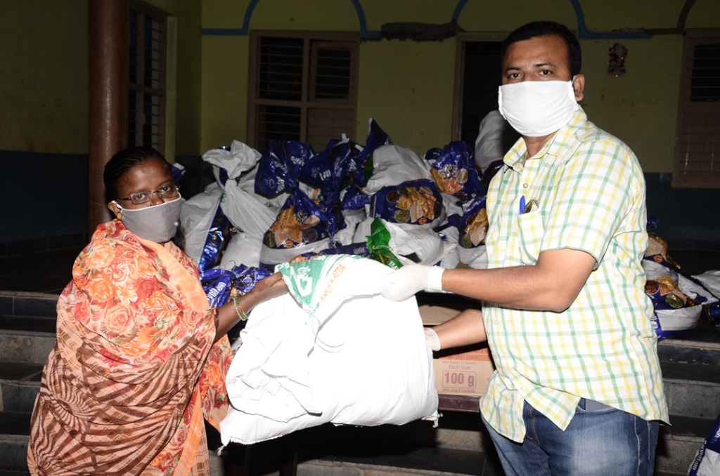 Trust Worthy Charity SERUDS donating food grocery