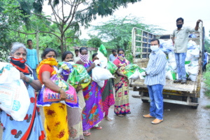 helping daily wage workers by donating groceries