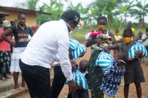 Distribution of food to the blind