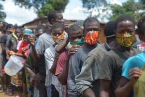 Giving food to vulnerable youths