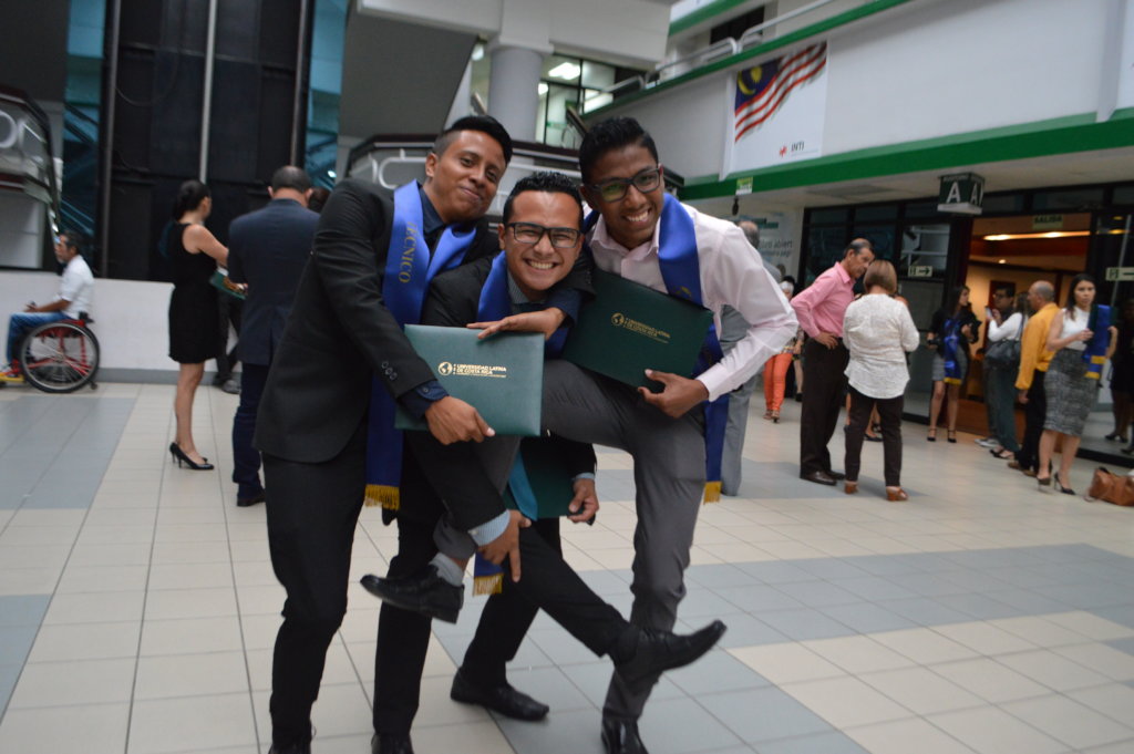 Support with scholarships for 25 young people