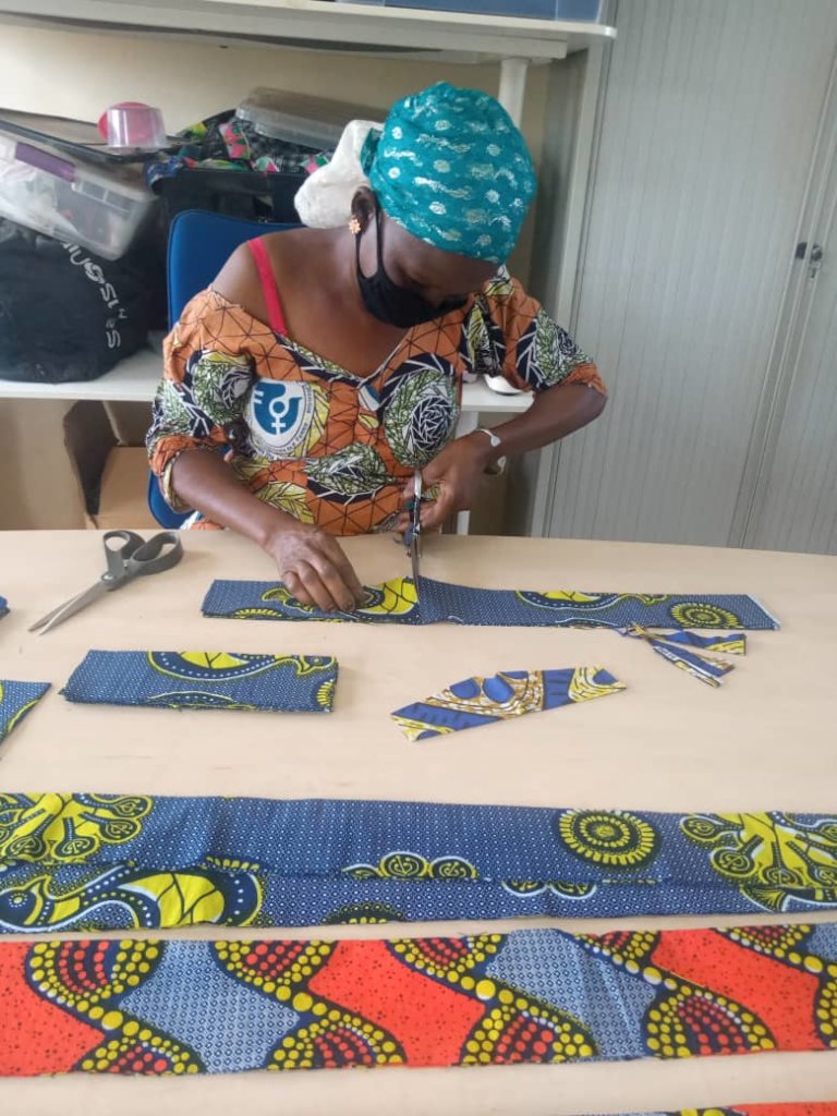 Help provide 10.000 masks for health personnel