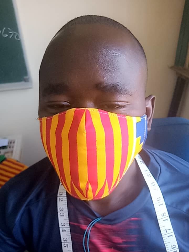 Help provide 10.000 masks for health personnel