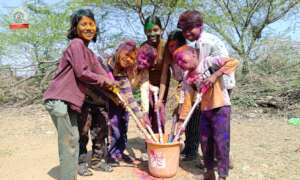 Spreading Holi Joy Among Slum Children