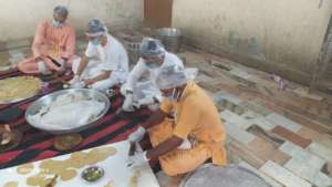 Packing of food packets