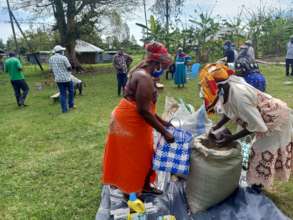 Parents Receiving Food donations
