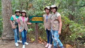 Jr. Rangers on a visit to the Mono Bayo Reserve