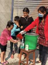 Using handwash by kid