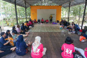 A training session to improve their knowledge