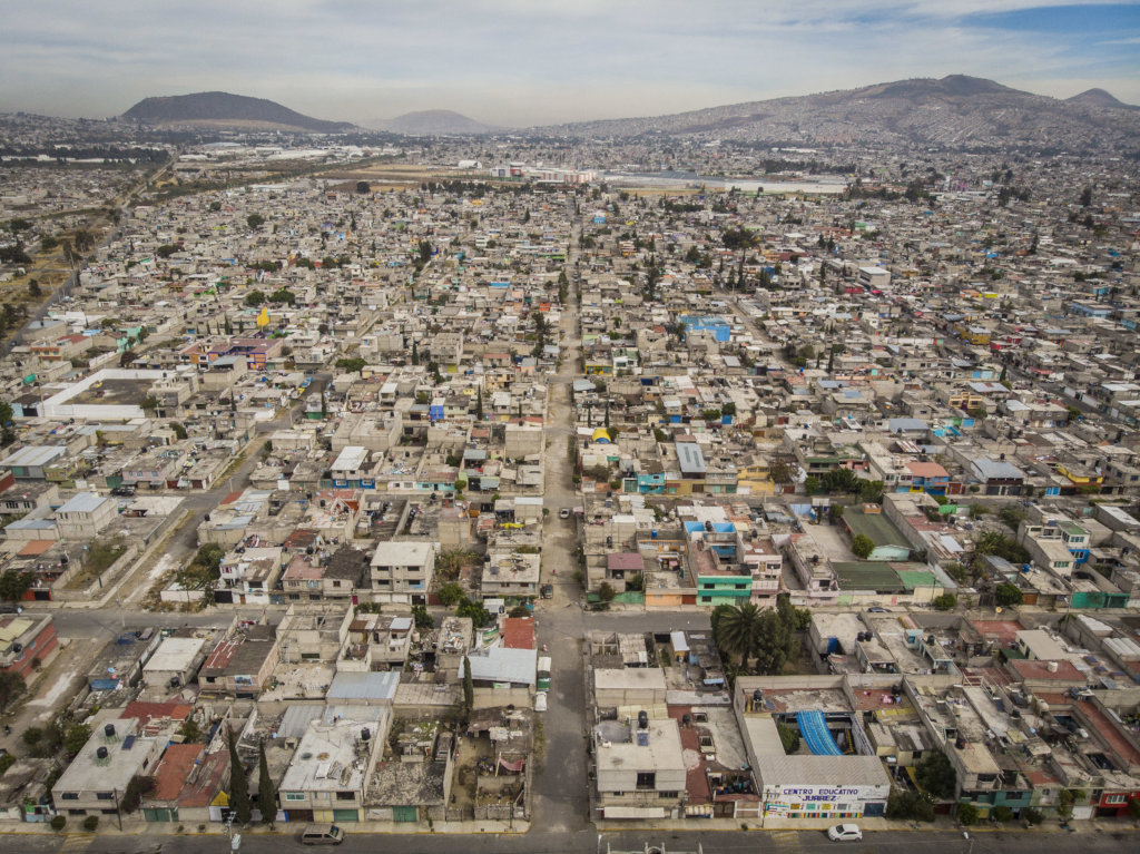 Educate low-income kids in Mexico