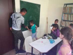 Computadores para trabajo escolar de ninos