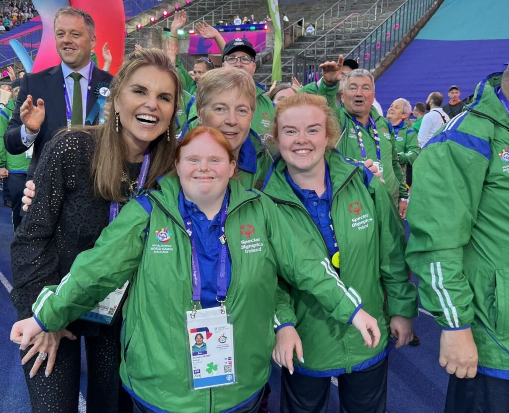 Maria Shriver with Team Ireland representatives