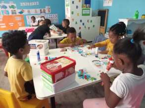 Children playing together, improve their numeracy