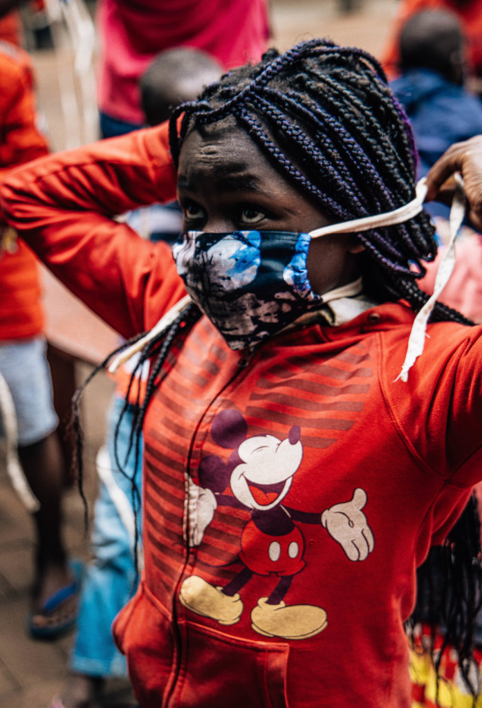Provide 9600 cloth masks to 800+ families in Kenya