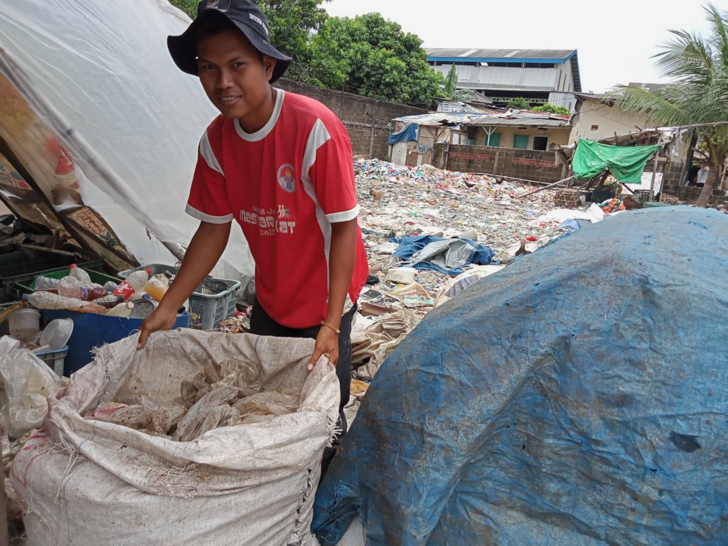 Informal waste collector, Indonesia