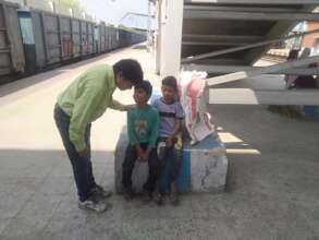 Helping children on the station