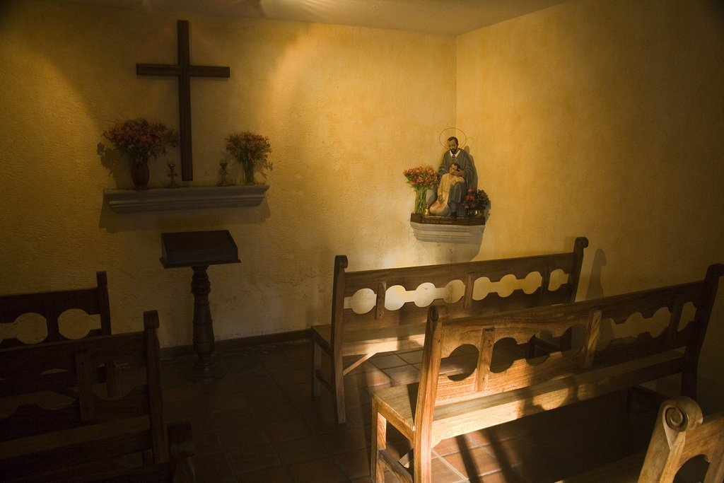 Provide lodging & 3 meals a day for 1,000 patients